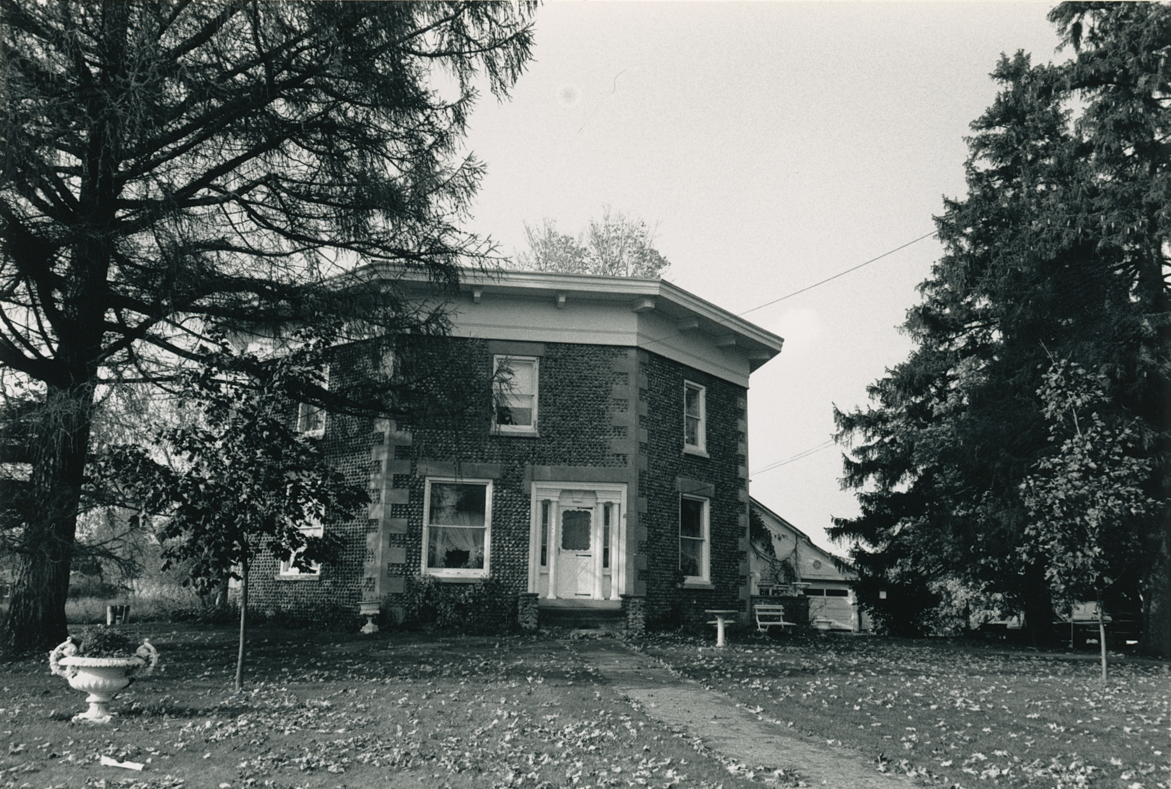 Mad-5 7271 W Main St 1